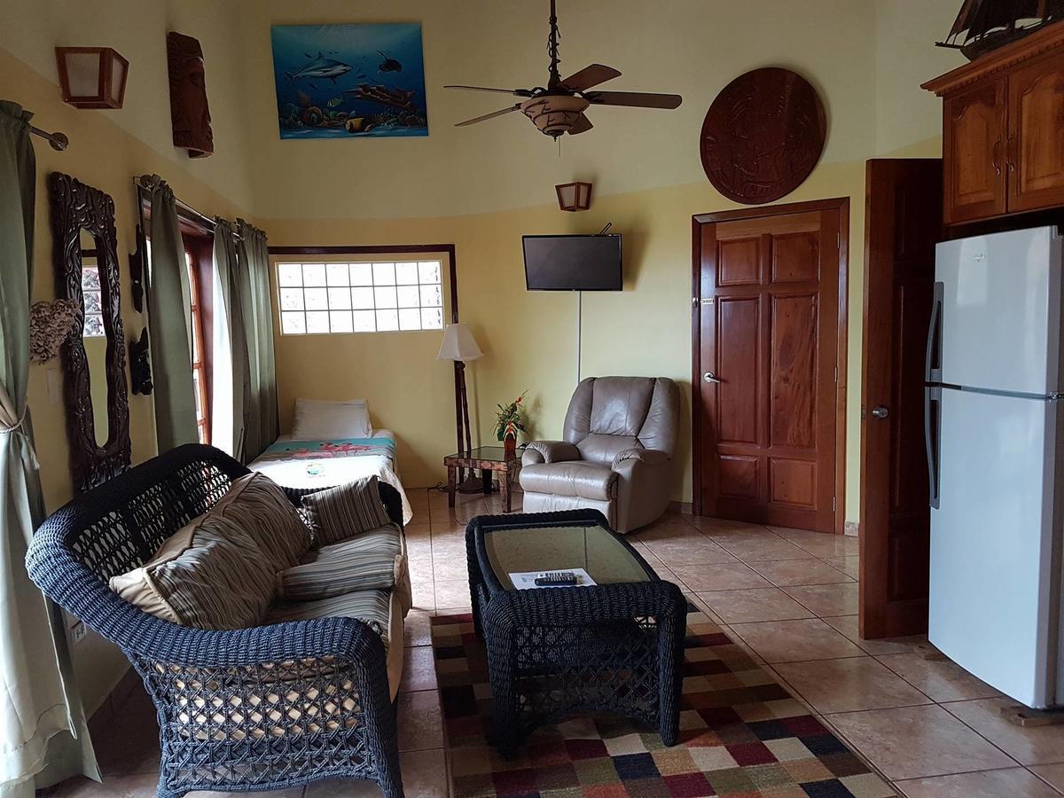 Alan'S Paradise Hotel Placencia Eksteriør bilde